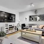 Apartament Red House Arctic Circle *