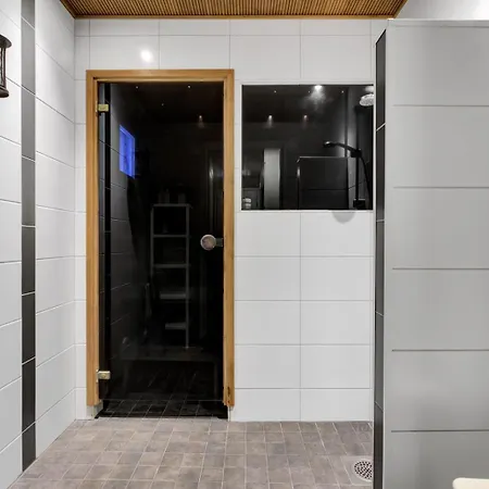 Red House Arctic Circle Апартаменты *