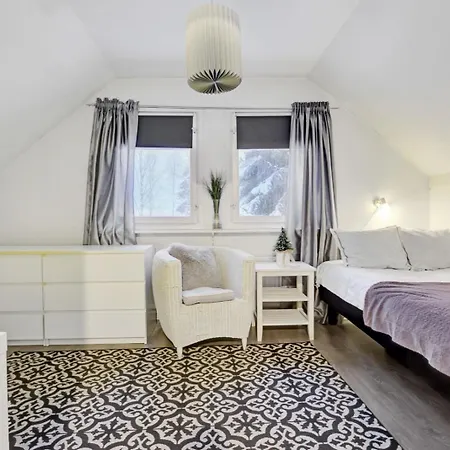 Red House Arctic Circle Рованиеми