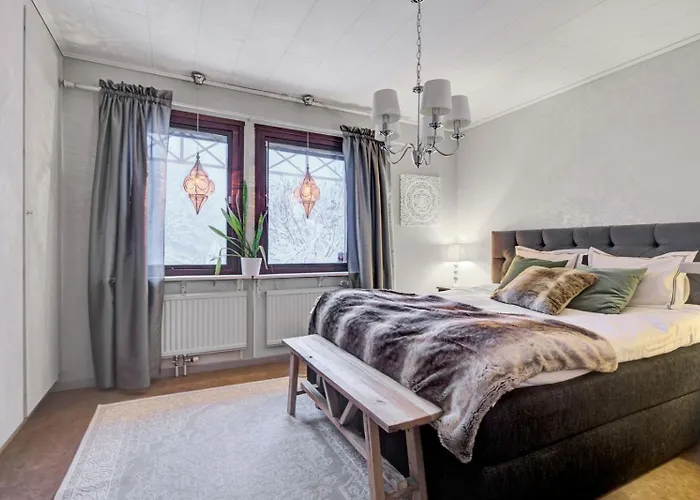 Red House Arctic Circle *