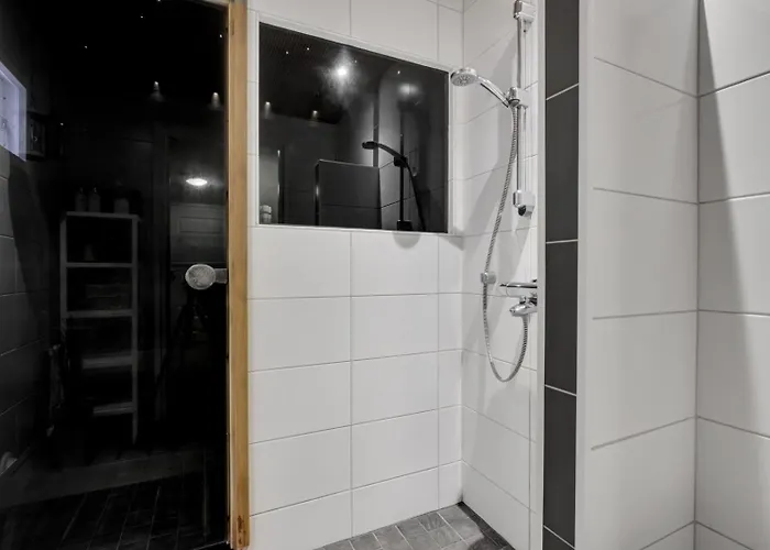 Red House Arctic Circle *