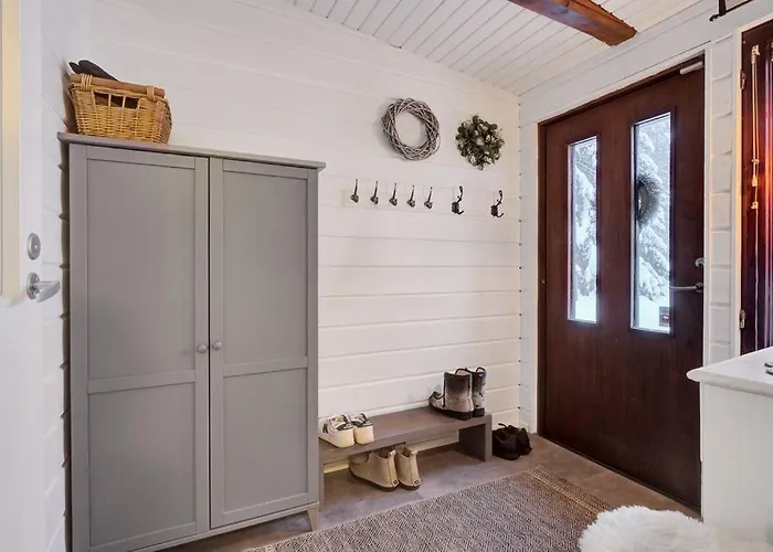 Red House Arctic Circle *