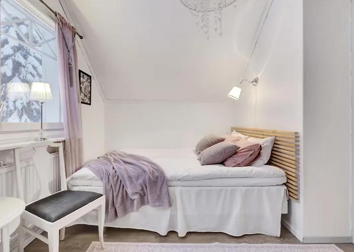 Red House Arctic Circle *